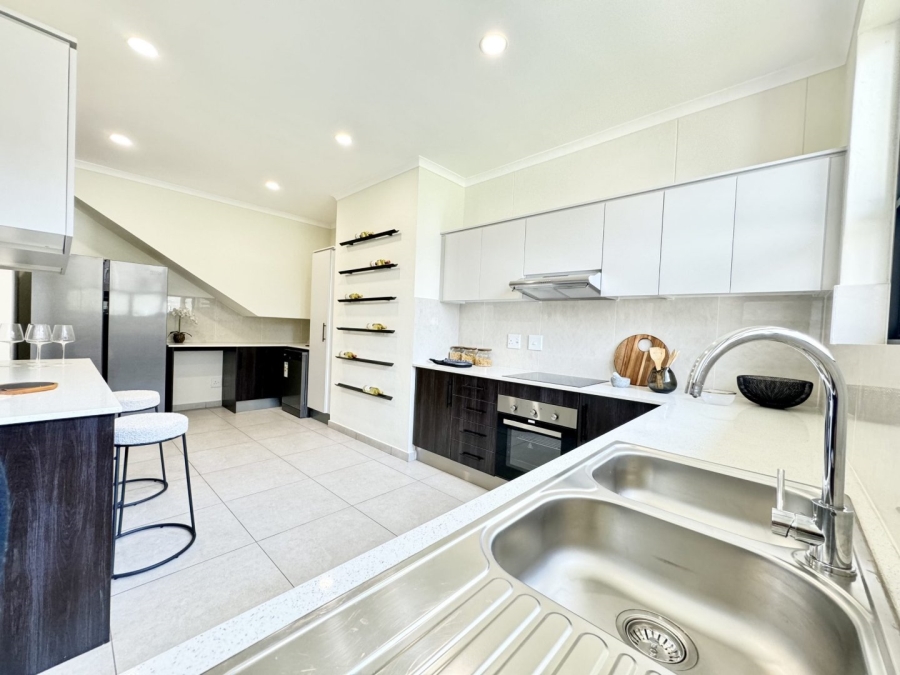 3 Bedroom Property for Sale in Greenstone Ridge Gauteng