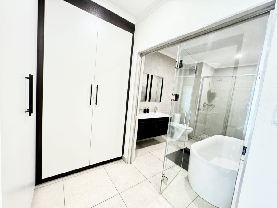 3 Bedroom Property for Sale in Greenstone Ridge Gauteng
