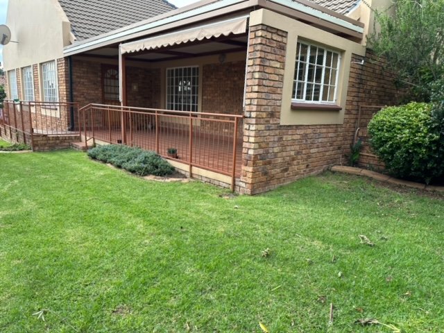 3 Bedroom Property for Sale in Honeydew Grove Gauteng