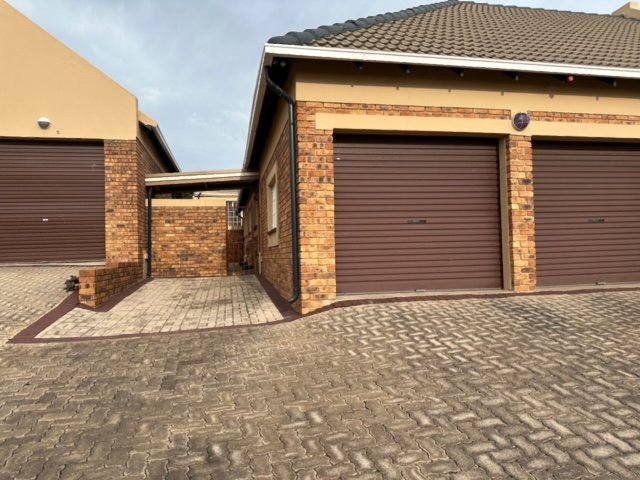 3 Bedroom Property for Sale in Honeydew Grove Gauteng