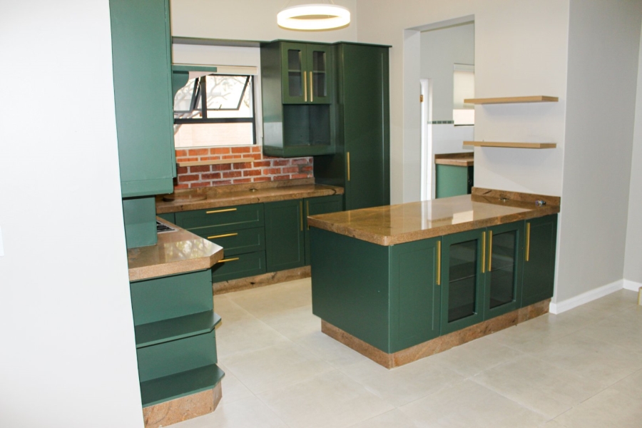 6 Bedroom Property for Sale in Midlands Estate Gauteng