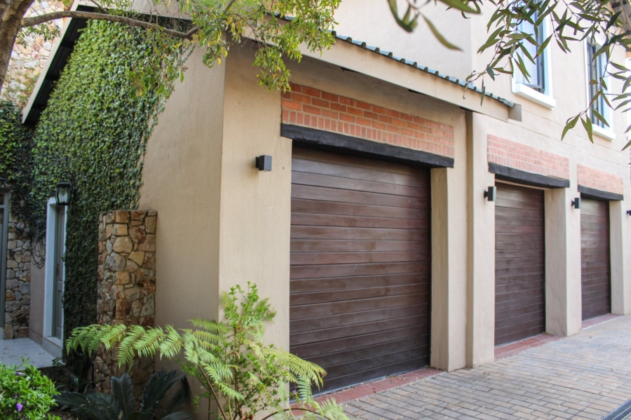 6 Bedroom Property for Sale in Midlands Estate Gauteng