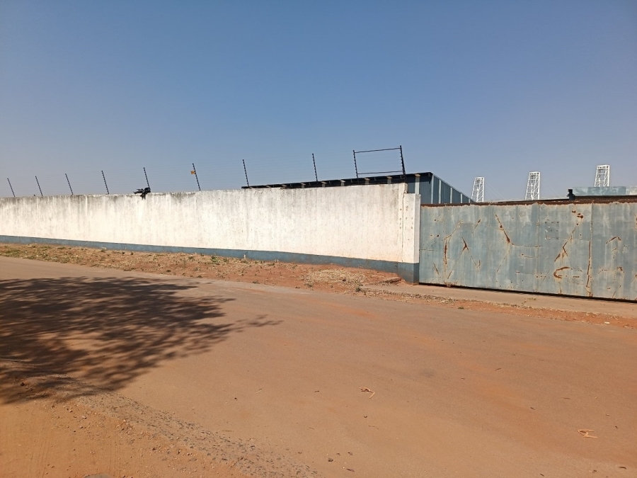 Commercial Property for Sale in Clayville Industria Gauteng