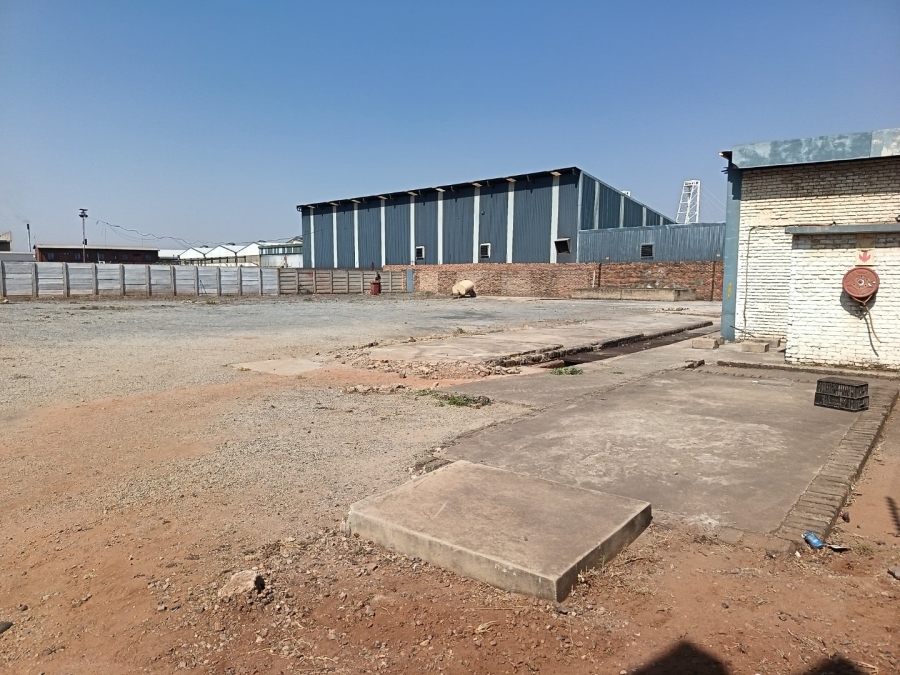 Commercial Property for Sale in Clayville Industria Gauteng