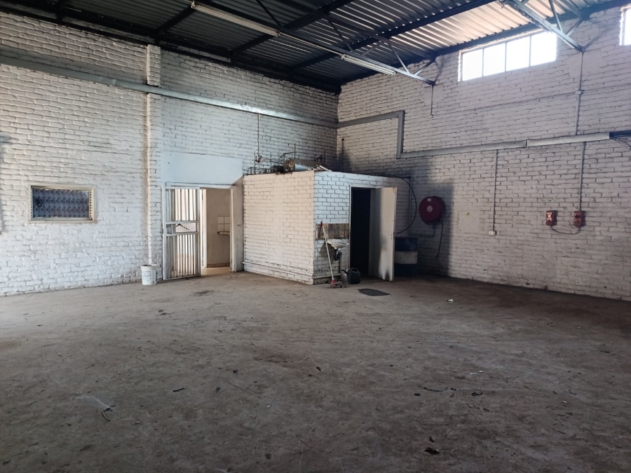 Commercial Property for Sale in Clayville Industria Gauteng