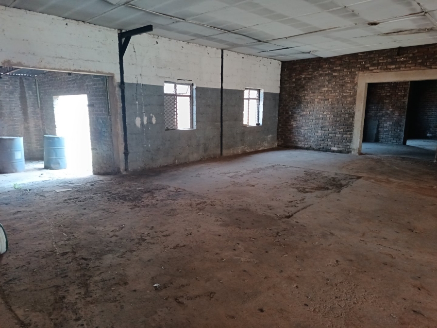 Commercial Property for Sale in Clayville Industria Gauteng