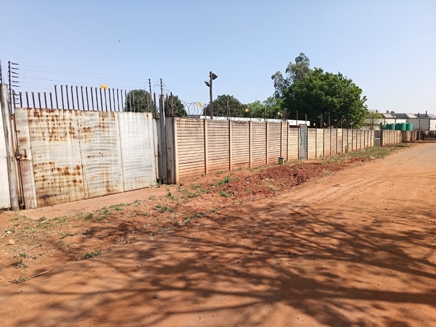 Commercial Property for Sale in Clayville Industria Gauteng