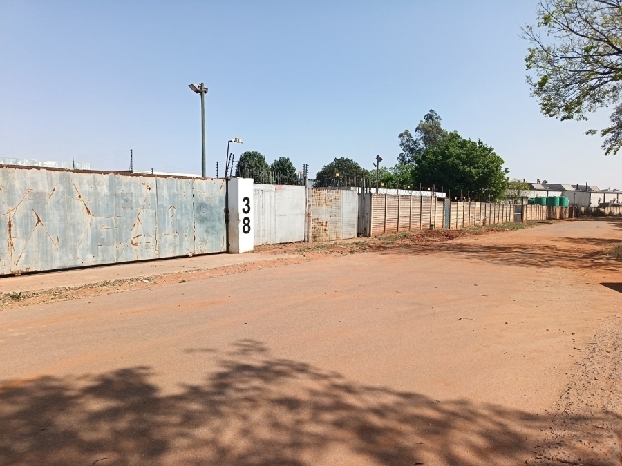Commercial Property for Sale in Clayville Industria Gauteng