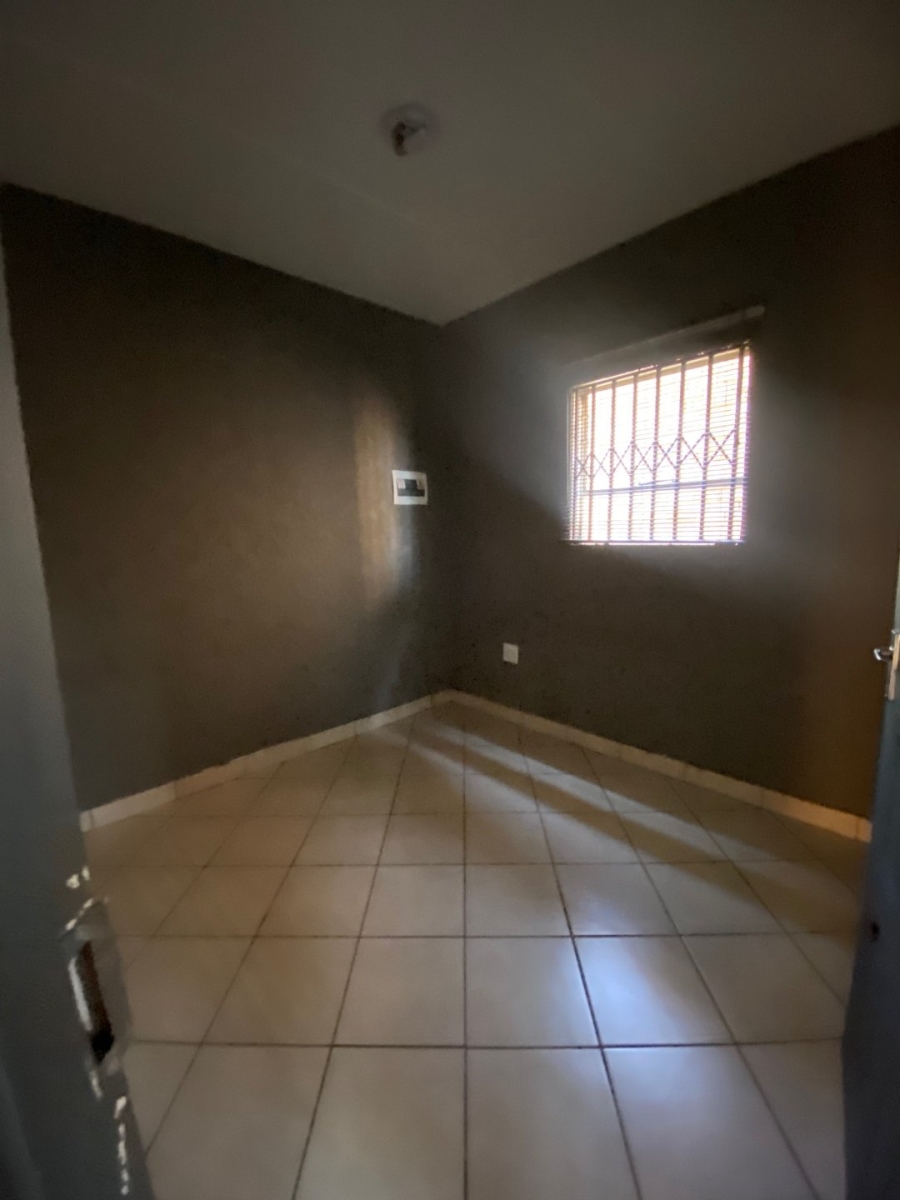 3 Bedroom Property for Sale in Dawn Park Gauteng