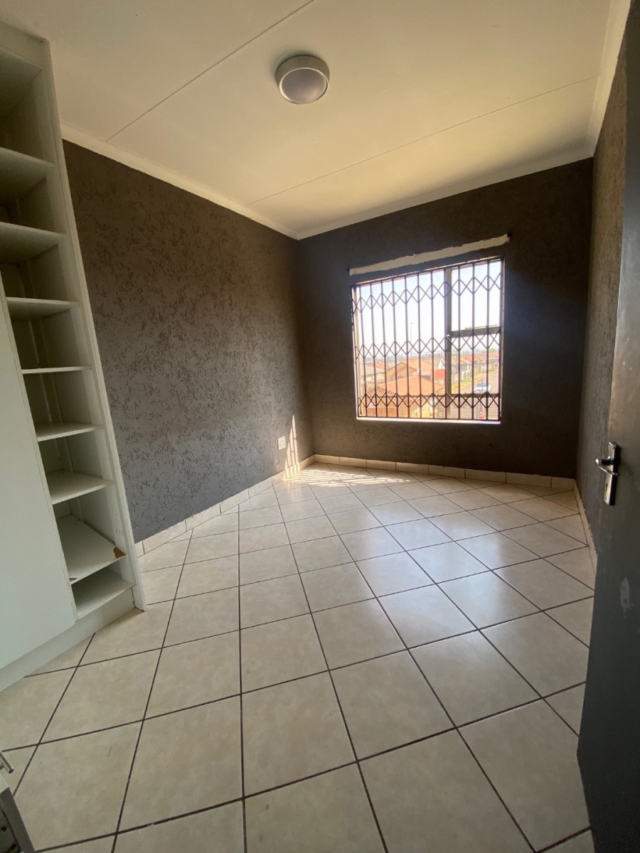 3 Bedroom Property for Sale in Dawn Park Gauteng