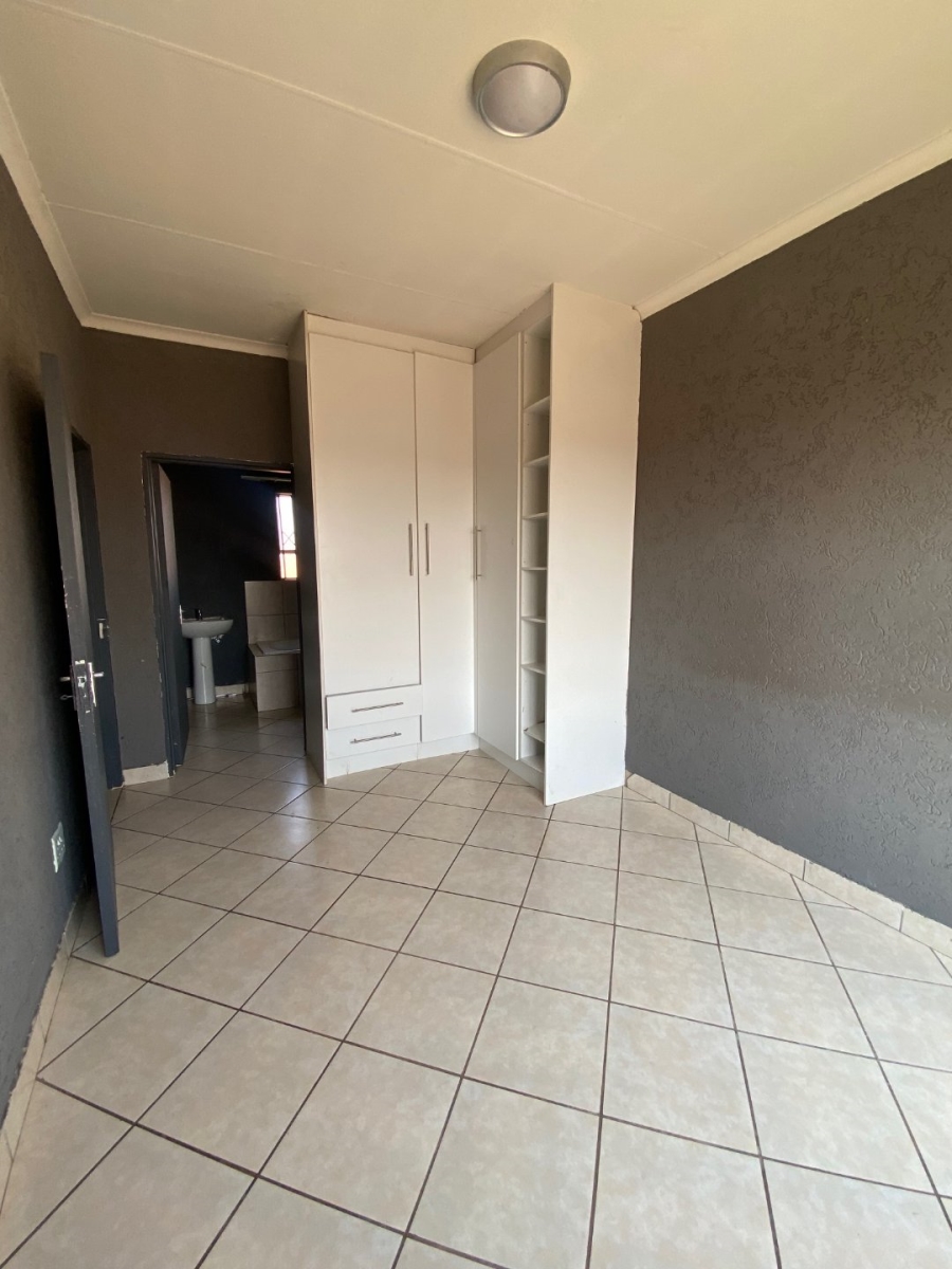 3 Bedroom Property for Sale in Dawn Park Gauteng