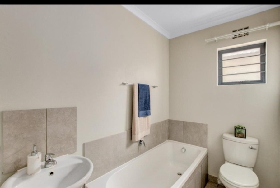 3 Bedroom Property for Sale in Crystal Park Gauteng