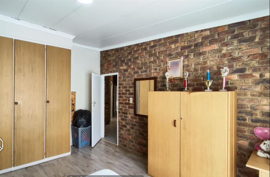 4 Bedroom Property for Sale in Terenure Gauteng
