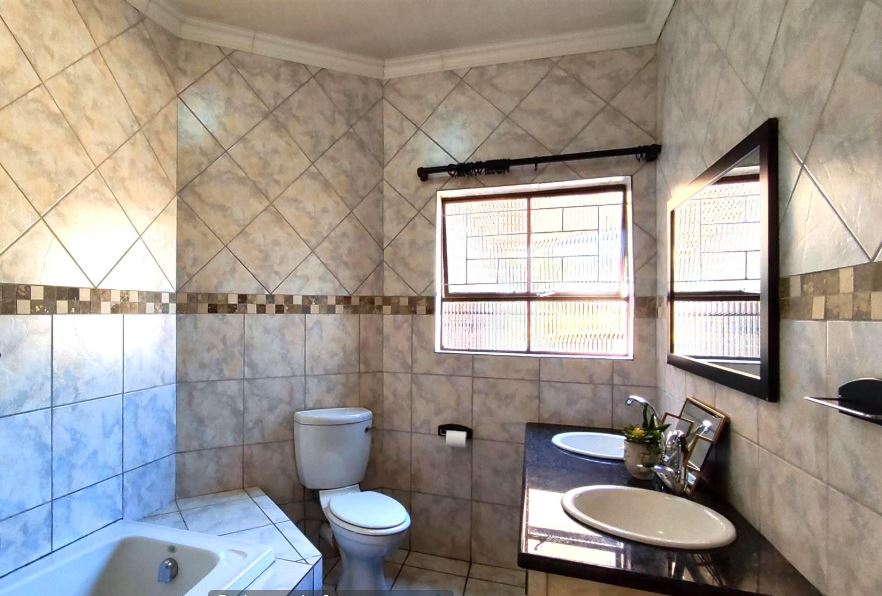 4 Bedroom Property for Sale in Terenure Gauteng