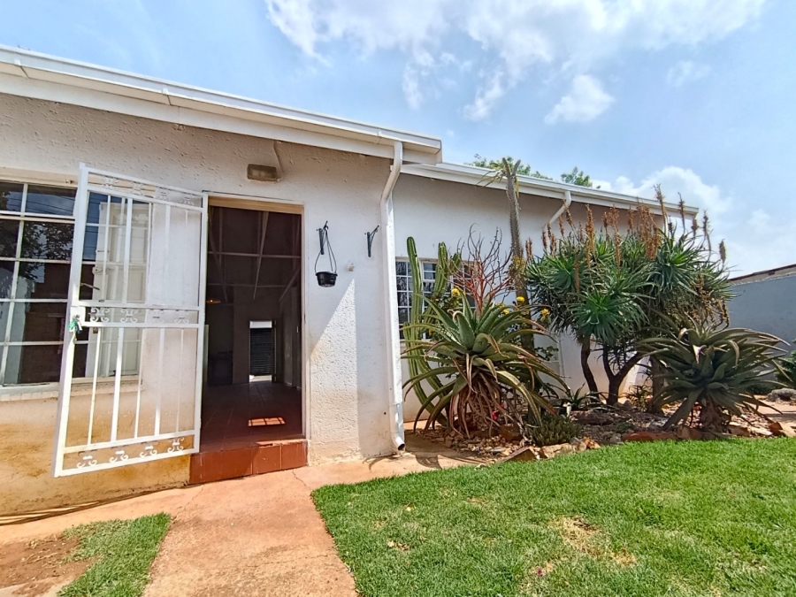 To Let 3 Bedroom Property for Rent in Montgomery Park Gauteng
