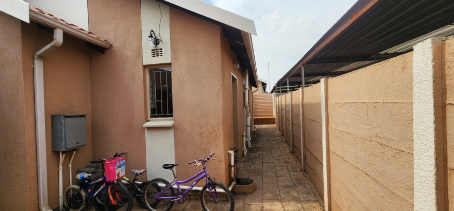 3 Bedroom Property for Sale in Sky City Gauteng