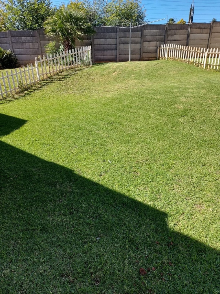 2 Bedroom Property for Sale in Rembrandt Park Gauteng