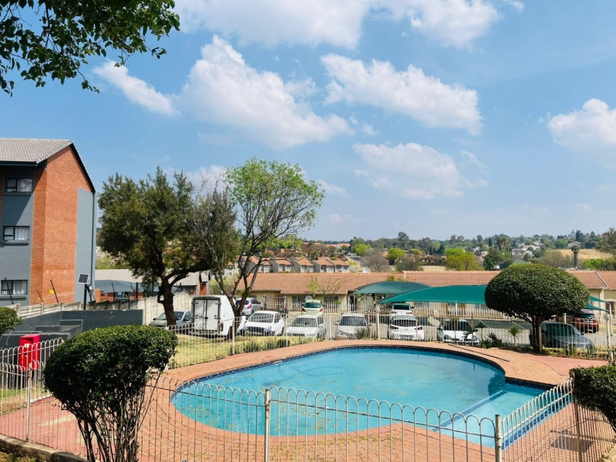 2 Bedroom Property for Sale in Rembrandt Park Gauteng