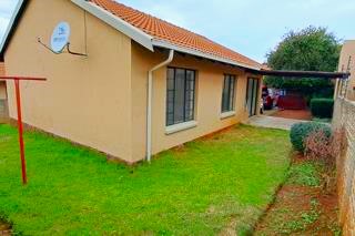 To Let 3 Bedroom Property for Rent in Albemarle Gauteng