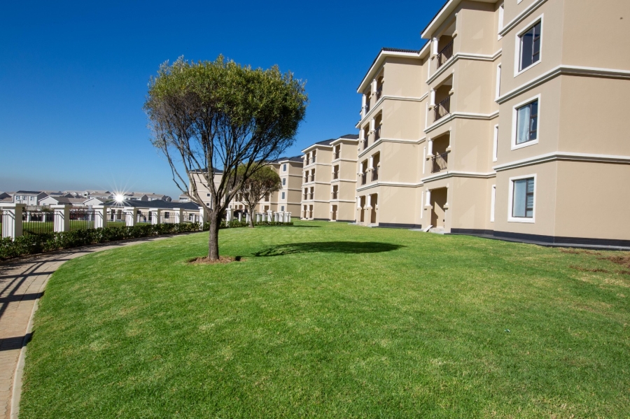 To Let 1 Bedroom Property for Rent in Blue Hills Gauteng