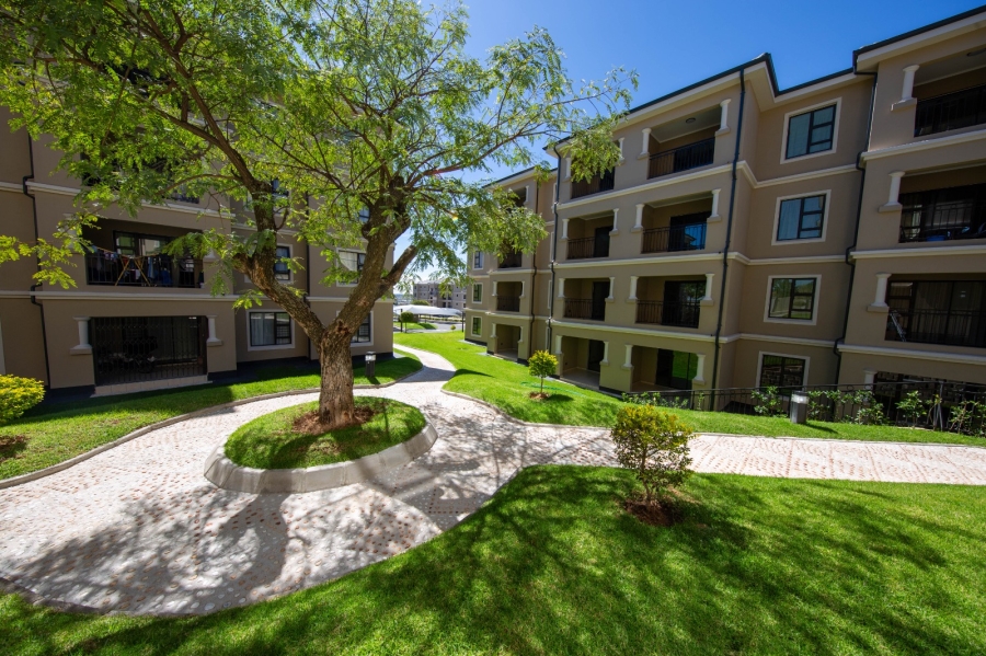 To Let 1 Bedroom Property for Rent in Blue Hills Gauteng