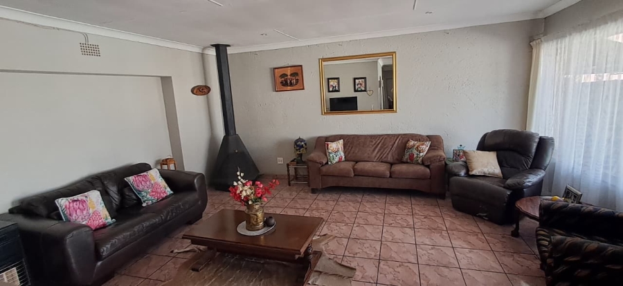 To Let 4 Bedroom Property for Rent in Jansenpark Gauteng
