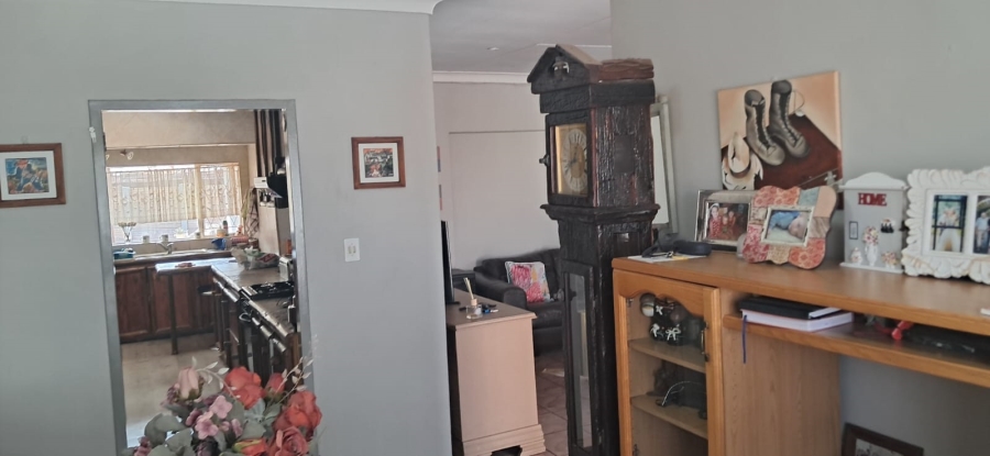 To Let 4 Bedroom Property for Rent in Jansenpark Gauteng