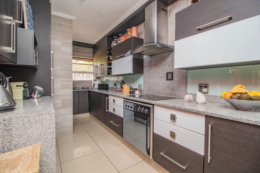 4 Bedroom Property for Sale in Glen Marais Gauteng