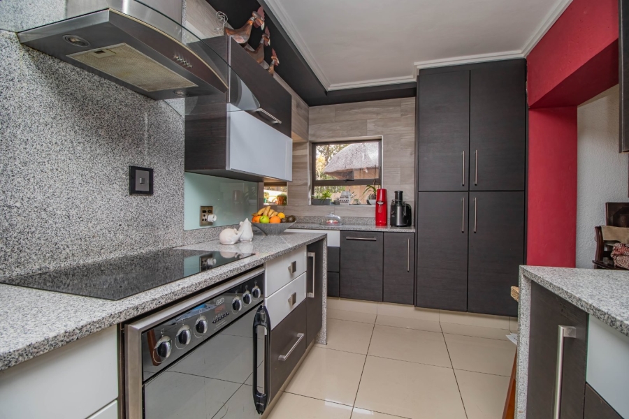 4 Bedroom Property for Sale in Glen Marais Gauteng
