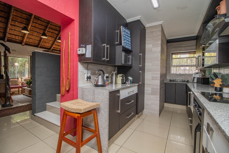 4 Bedroom Property for Sale in Glen Marais Gauteng