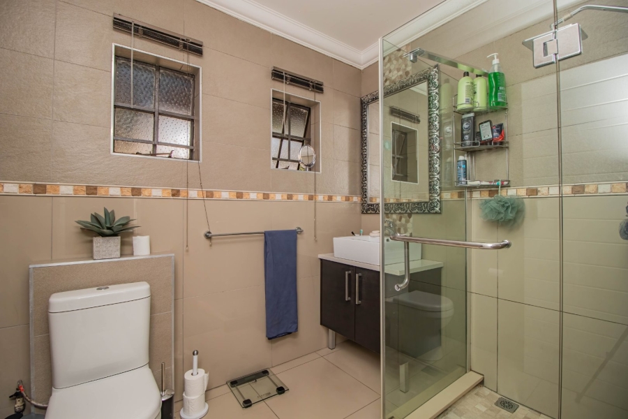 4 Bedroom Property for Sale in Glen Marais Gauteng