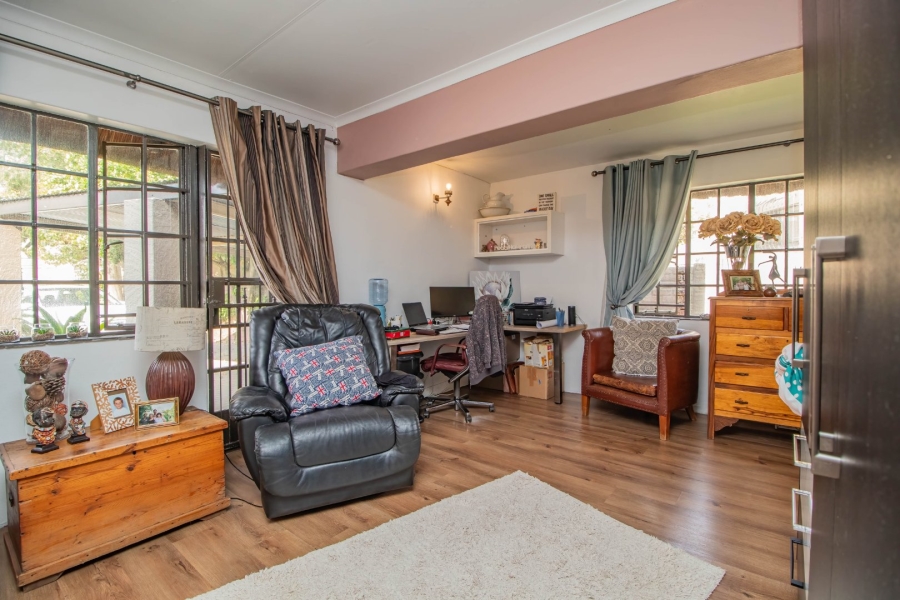 4 Bedroom Property for Sale in Glen Marais Gauteng
