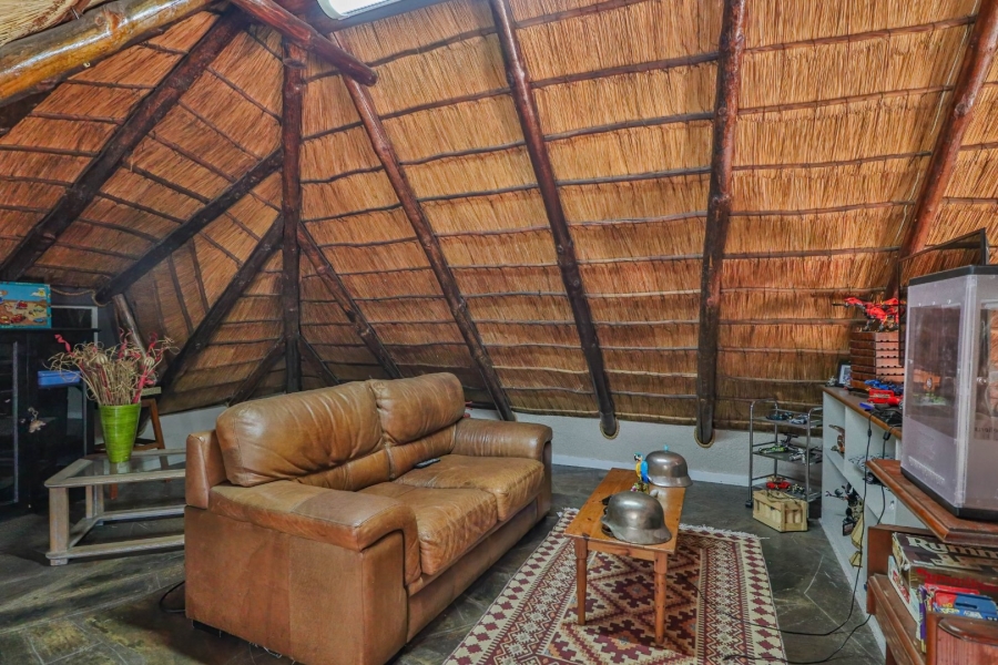 4 Bedroom Property for Sale in Glen Marais Gauteng