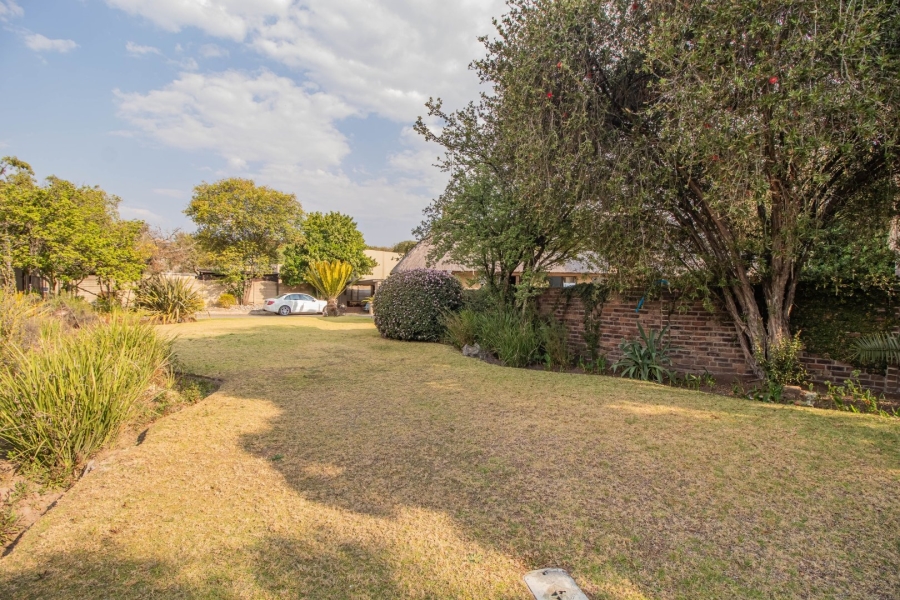 4 Bedroom Property for Sale in Glen Marais Gauteng