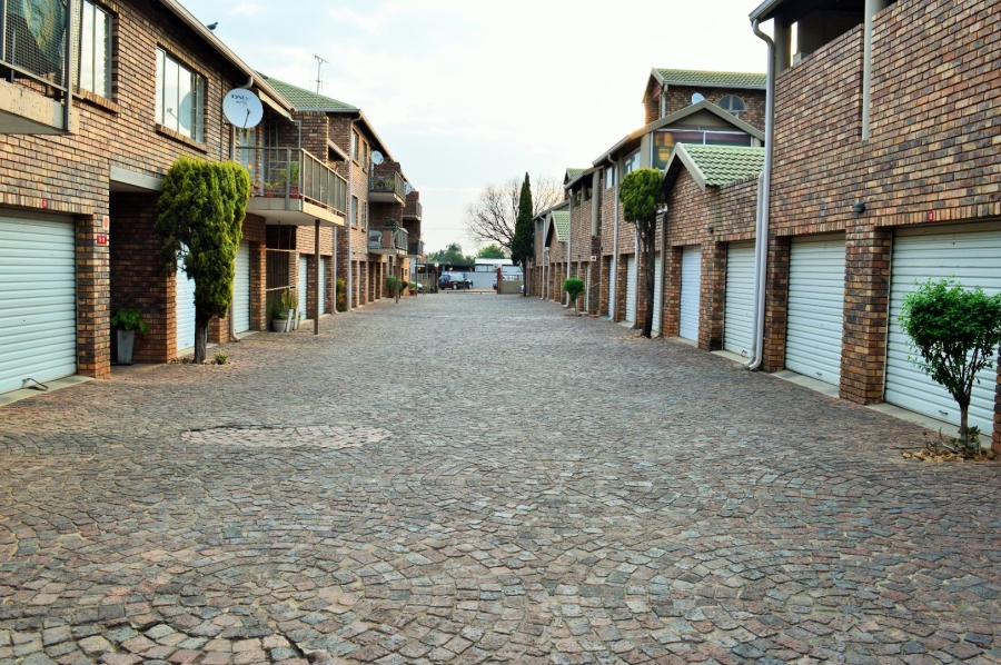 3 Bedroom Property for Sale in Moregloed Gauteng