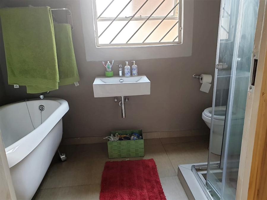 To Let 2 Bedroom Property for Rent in Glenvista Gauteng