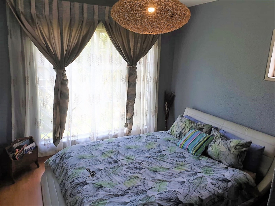 To Let 2 Bedroom Property for Rent in Glenvista Gauteng