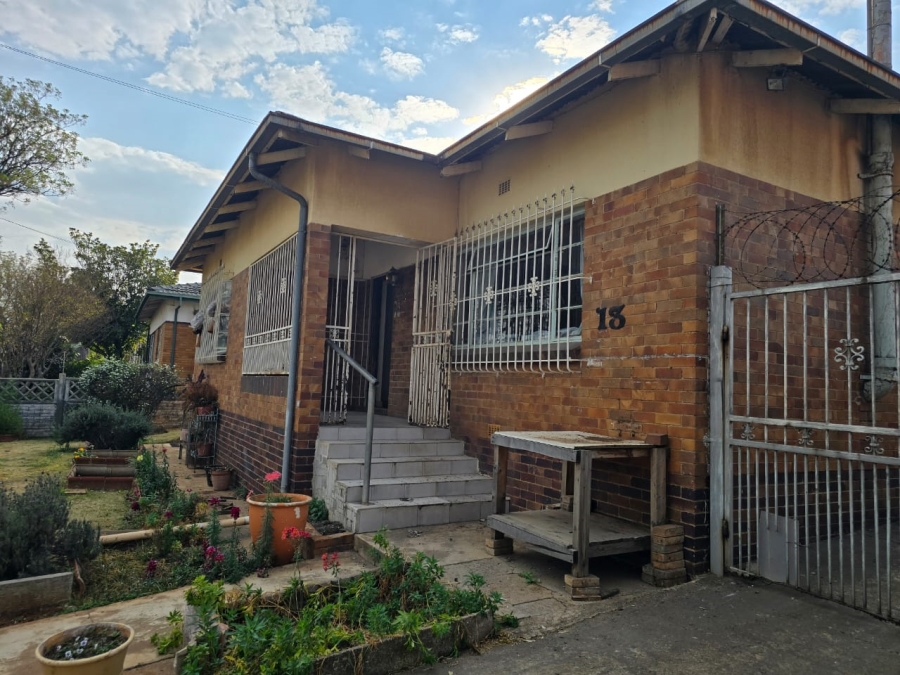 To Let 3 Bedroom Property for Rent in Symhurst Gauteng