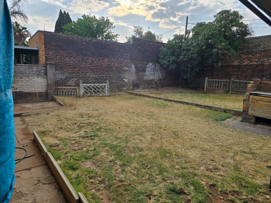 To Let 3 Bedroom Property for Rent in Symhurst Gauteng