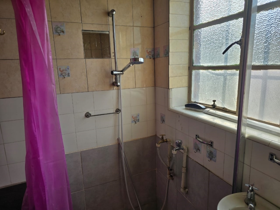 To Let 3 Bedroom Property for Rent in Symhurst Gauteng