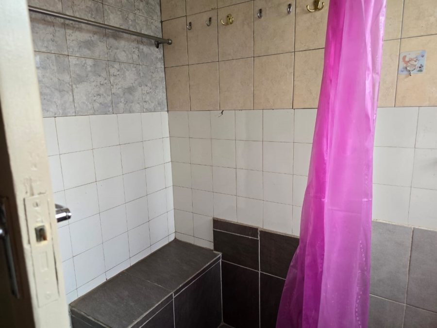 To Let 3 Bedroom Property for Rent in Symhurst Gauteng
