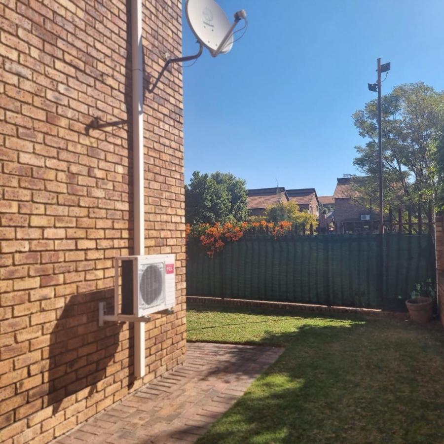 To Let 2 Bedroom Property for Rent in Wilgeheuwel Gauteng