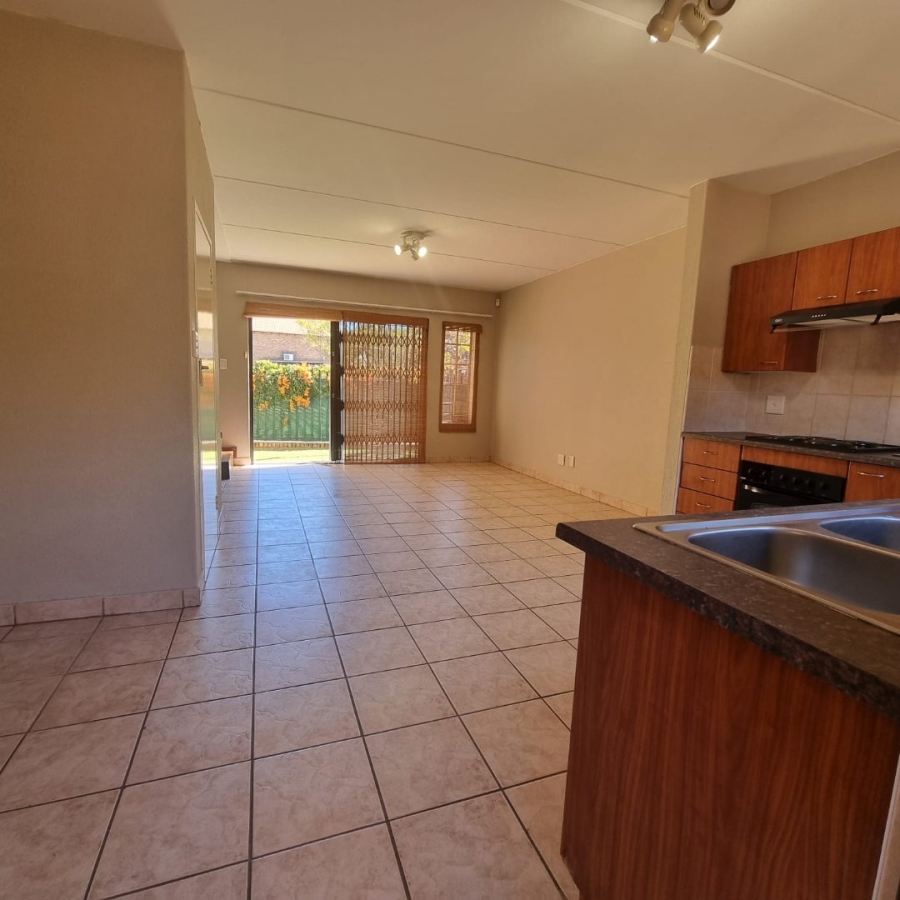To Let 2 Bedroom Property for Rent in Wilgeheuwel Gauteng