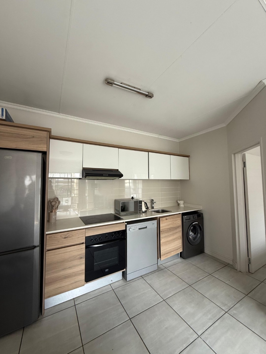 To Let 1 Bedroom Property for Rent in Waterfall View Gauteng