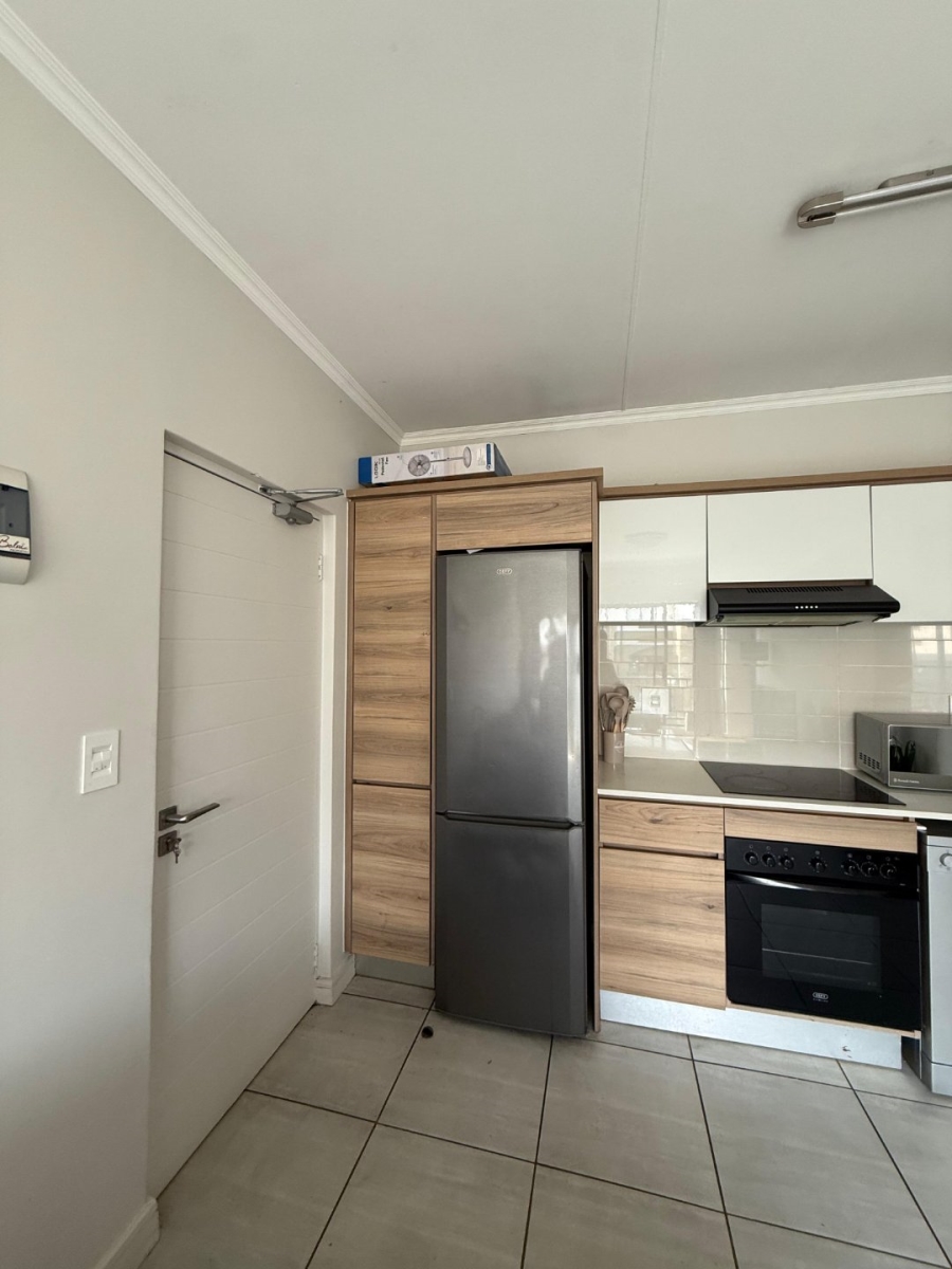 To Let 1 Bedroom Property for Rent in Waterfall View Gauteng