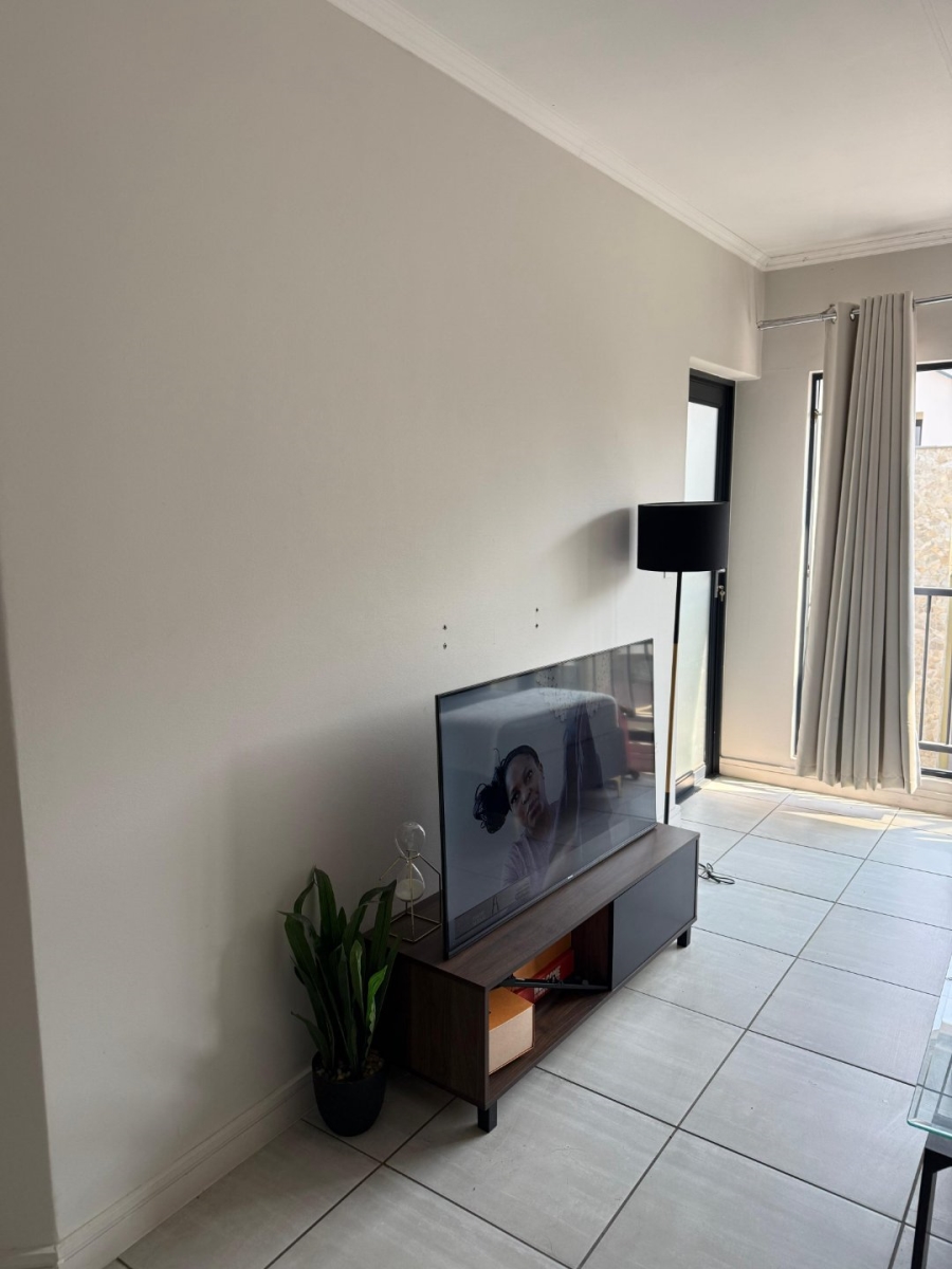 To Let 1 Bedroom Property for Rent in Waterfall View Gauteng