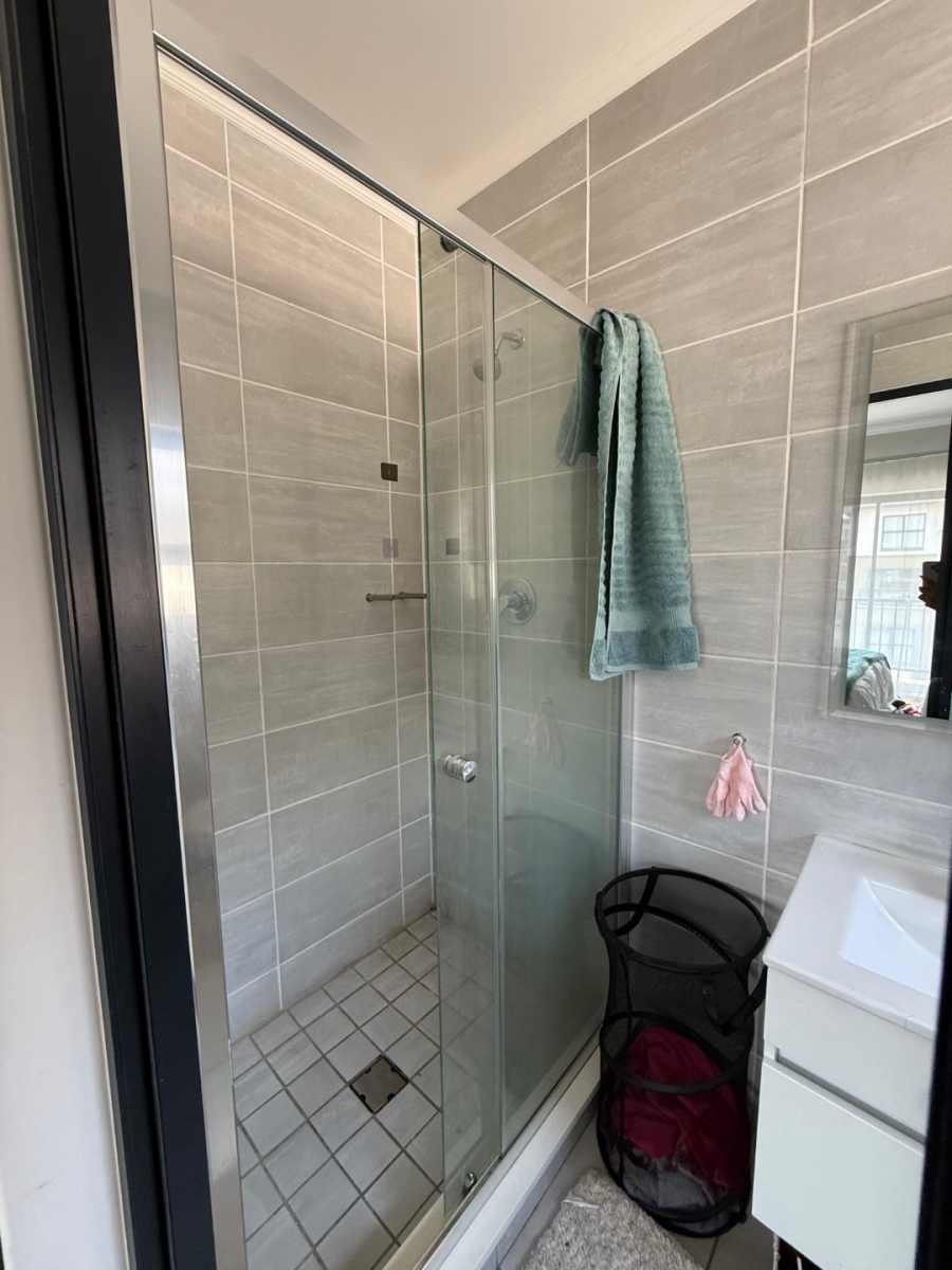 To Let 1 Bedroom Property for Rent in Waterfall View Gauteng