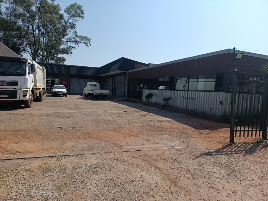 Commercial Property for Sale in Clayville Industria Gauteng