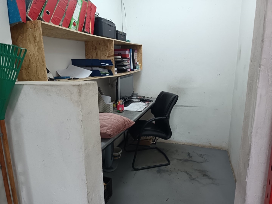 Commercial Property for Sale in Clayville Industria Gauteng