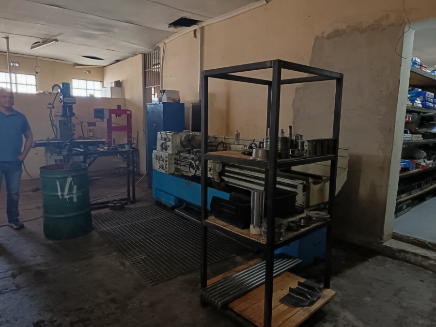 Commercial Property for Sale in Clayville Industria Gauteng